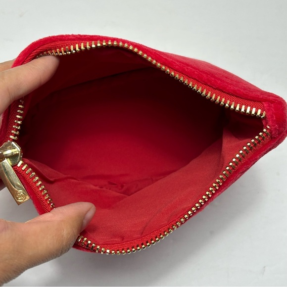 CHANEL MAKEUP Red Velvet Makeup Cosmetic Zip Pouch Bag - Picture 5 of 11
